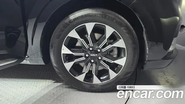 Kia Carnival 2022 — Фото 5/20