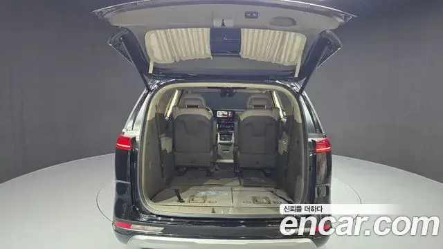 Kia Carnival 2022 — Фото 20/20