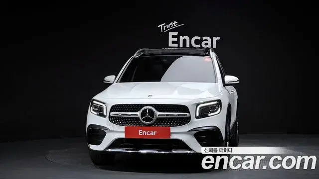 Mercedes-Benz GLB-Class 2022 — Şəkil 10/20