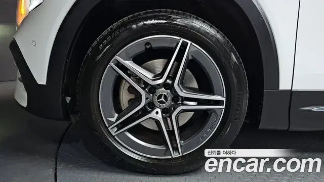 Mercedes-Benz GLB-Class 2022 — Şəkil 12/20