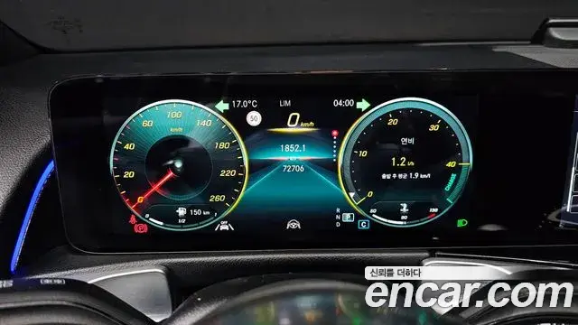 Mercedes-Benz GLB-Class 2022 — Şəkil 9/20