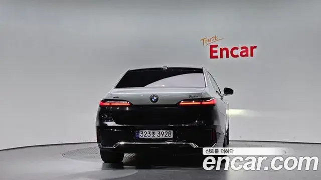 BMW 7 Series 2024 — ფოტო 1/20