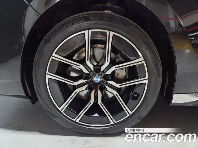 BMW 7 Series 2024 — ფოტო 18/20