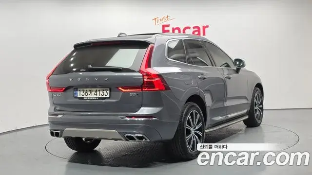 Volvo XC60 2021 — ფოტო 6/20