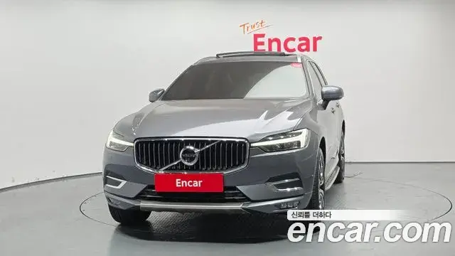 Volvo XC60 2021 — ფოტო 2/20