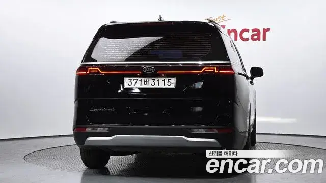 Kia Carnival 2020 — ფოტო 18/20