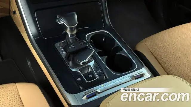 Kia Carnival 2020 — ფოტო 5/20