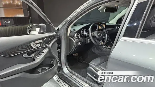 Mercedes-Benz GLC-Class 2019 — ფოტო 15/20