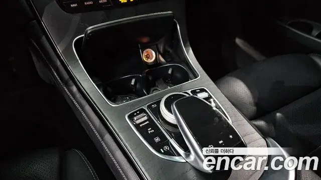 Mercedes-Benz GLC-Class 2019 — ფოტო 4/20
