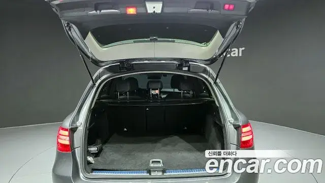 Mercedes-Benz GLC-Class 2019 — ფოტო 11/20
