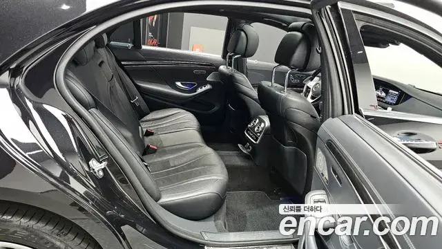 Mercedes-Benz S-Class 2019 — Photo 19/20