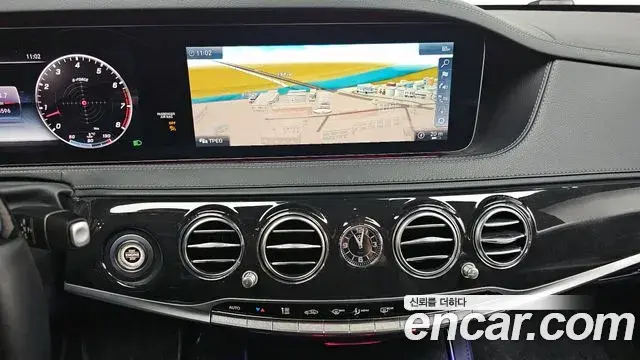Mercedes-Benz S-Class 2019 — Photo 7/20