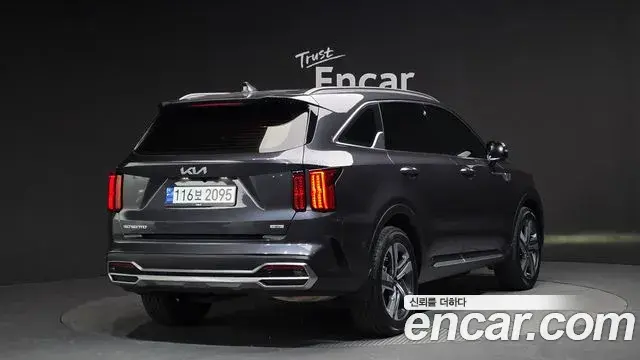 Kia Sorento 2023 — Şəkil 17/20