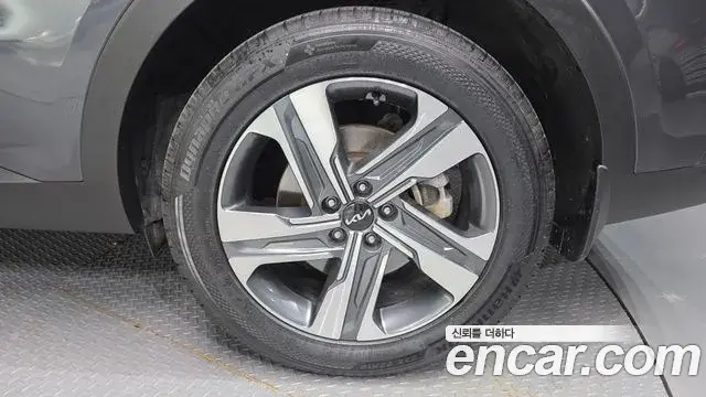 Kia Sorento 2023 — Şəkil 16/20