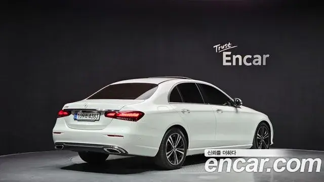 Mercedes-Benz E-Class 2020 — Фото 2/20