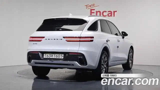 Genesis GV70 2023 — ფოტო 6/20