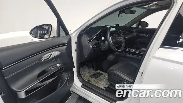 Genesis GV70 2023 — ფოტო 16/20