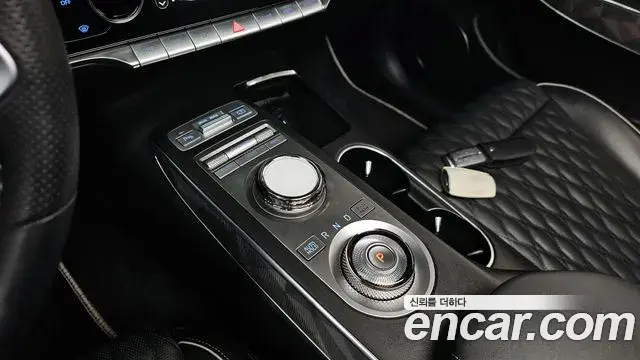 Genesis GV70 2022 — ფოტო 8/20