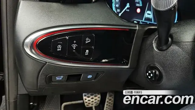 Genesis GV70 2022 — ფოტო 15/20