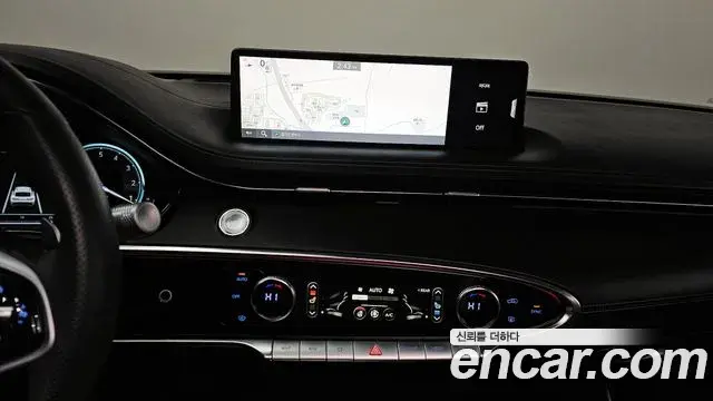 Genesis GV70 2022 — ფოტო 14/20