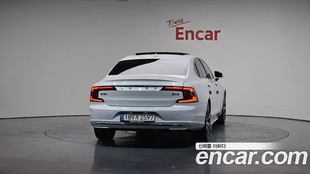 Volvo S90 2022 — Фото 4/20