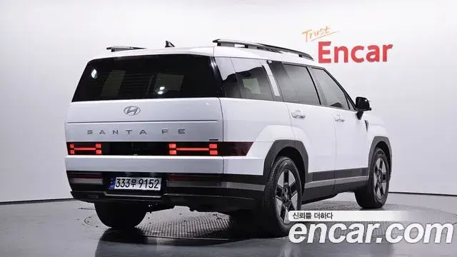 Hyundai Santa Fe 2023 — ფოტო 18/20