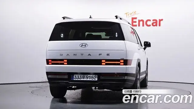 Hyundai Santa Fe 2023 — ფოტო 16/20