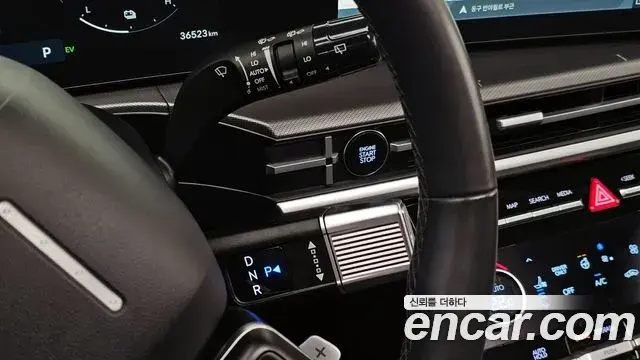 Hyundai Santa Fe 2023 — ფოტო 1/20