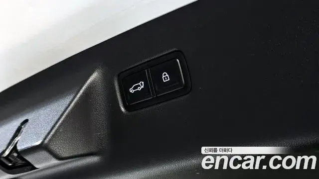 Hyundai Santa Fe 2023 — ფოტო 6/20
