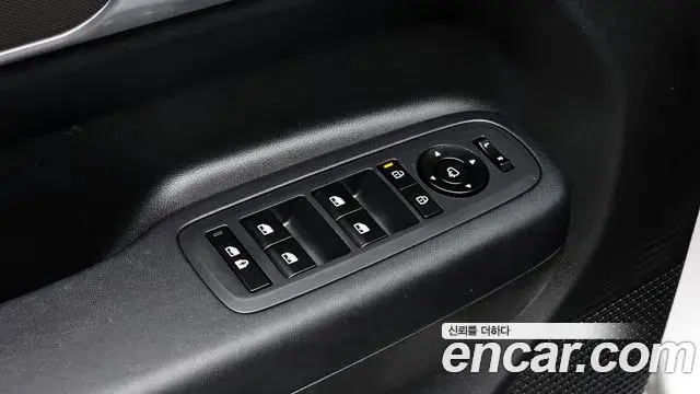 Hyundai Santa Fe 2023 — ფოტო 13/20