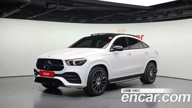 Mercedes-Benz GLE-Class 2022 — Şəkil 8/20
