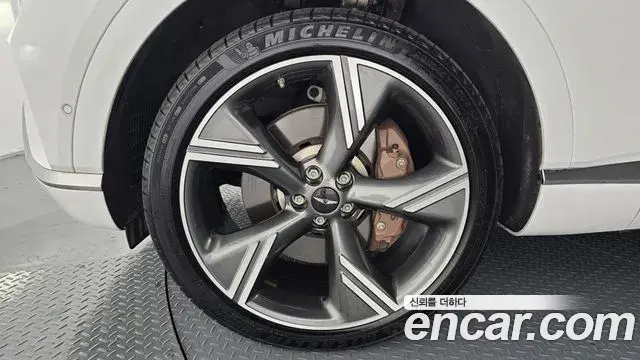 Genesis GV80 2023 — ფოტო 17/20