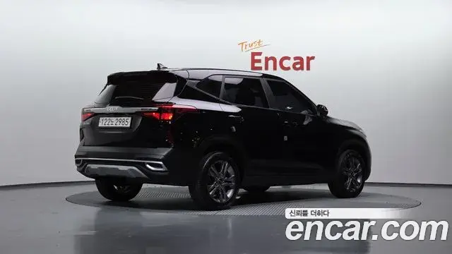 Kia Seltos 2022 — Şəkil 12/20