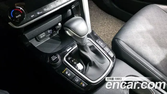 Kia Seltos 2022 — Şəkil 19/20