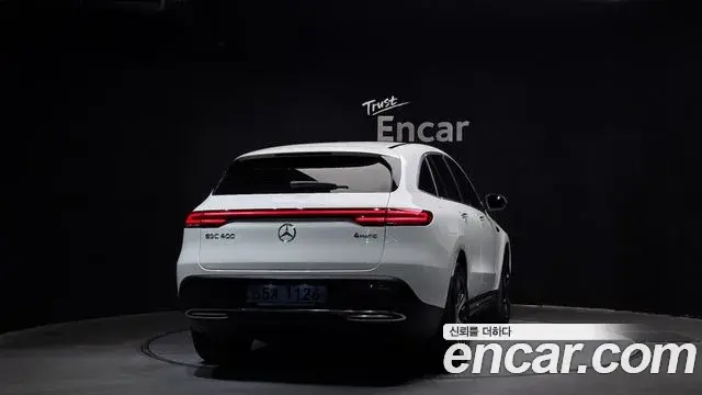 Mercedes-Benz EQC 2020 — ფოტო 7/20
