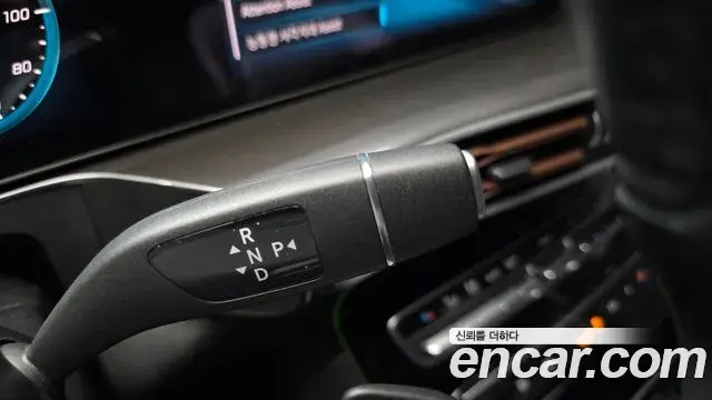 Mercedes-Benz EQC 2020 — ფოტო 6/20