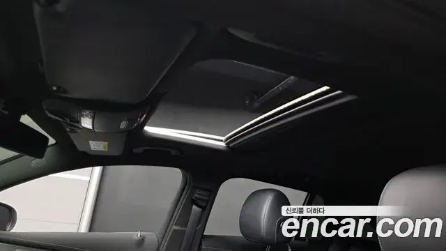 Mercedes-Benz EQC 2020 — ფოტო 17/20