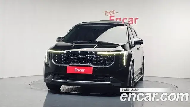 Kia Carnival 2023 — ფოტო 2/20