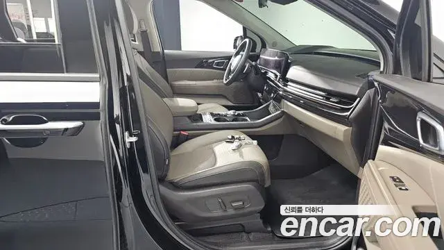 Kia Carnival 2023 — ფოტო 3/20