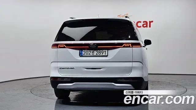 Kia Carnival 2021 — Фото 4/20