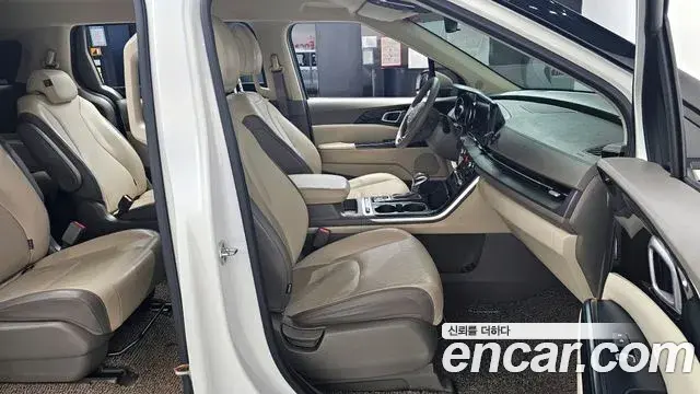 Kia Carnival 2021 — Фото 10/20