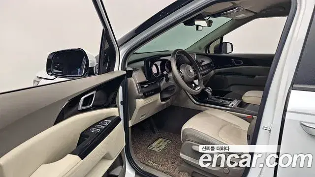Kia Carnival 2021 — Фото 11/20