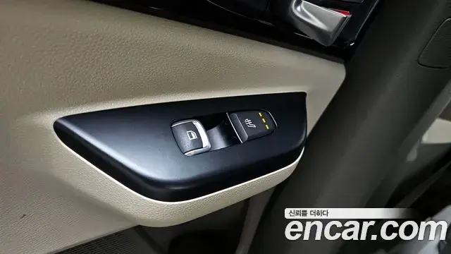 Kia Carnival 2021 — Фото 19/20