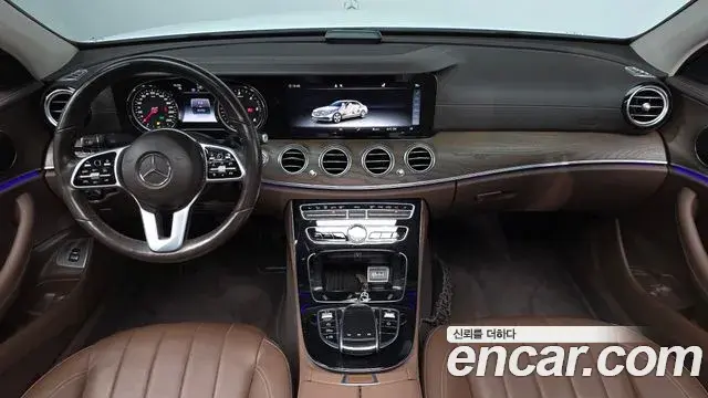 Mercedes-Benz E-Class 2019 — ფოტო 2/20