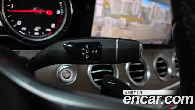 Mercedes-Benz E-Class 2019 — ფოტო 8/20