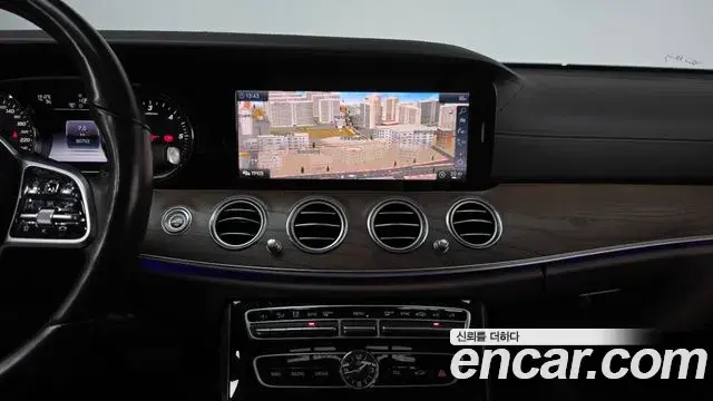 Mercedes-Benz E-Class 2019 — ფოტო 11/20