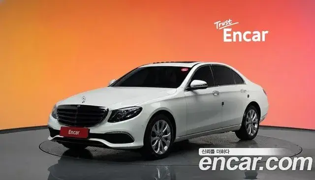 Mercedes-Benz E-Class 2019 — ფოტო 20/20