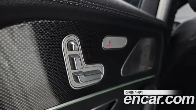 Mercedes-Benz GLE-Class 2023 — Фото 17/20