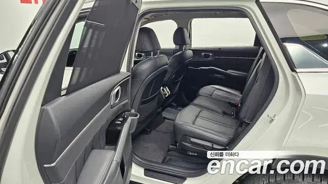 Kia Sorento 2021 — Şəkil 17/20