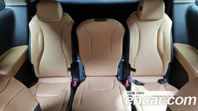 Kia Carnival 2021 — Фото 12/20